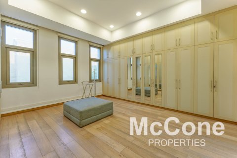 Villa in Emirates Hills, Dubai, UAE 6 bedrooms, 1749.64 sq.m. № 587513 - photo 21