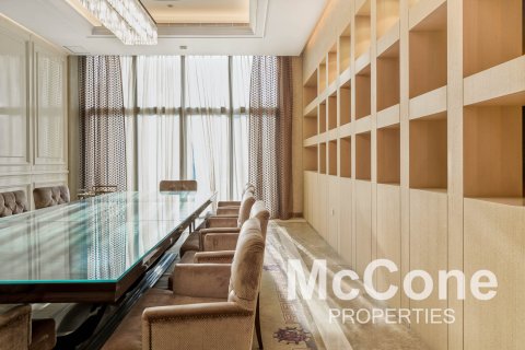 Villa in Emirates Hills, Dubai, UAE 6 bedrooms, 1749.64 sq.m. № 587513 - photo 10