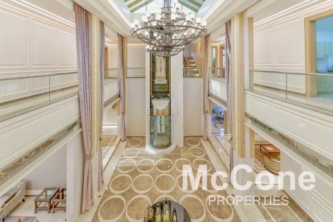 Villa in Emirates Hills, Dubai, UAE 6 bedrooms, 1749.64 sq.m. № 587513 - photo 16