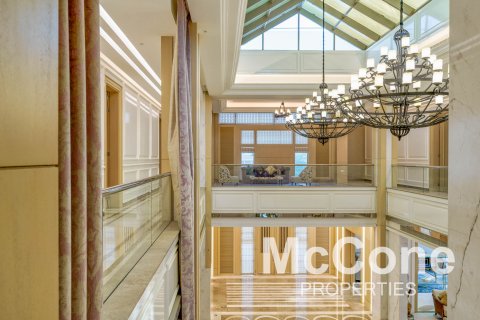 Villa in Emirates Hills, Dubai, UAE 6 bedrooms, 1749.64 sq.m. № 587513 - photo 17