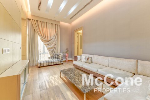 Villa in Emirates Hills, Dubai, UAE 6 bedrooms, 1749.64 sq.m. № 587513 - photo 25
