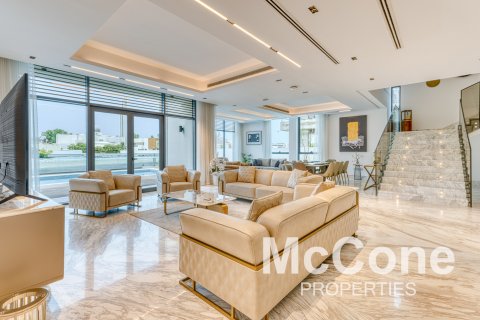 Villa in Palm Jumeirah, Dubai, UAE 8 bedrooms, 882.95 sq.m. № 587510 - photo 2
