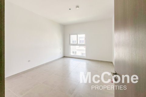 Shtëpi në qytet në Dubai Land, Dubai, Emiratet e Bashkuara Arabe 4 dhoma gjumi, 240.34 m2. № 587512 - Foto 2