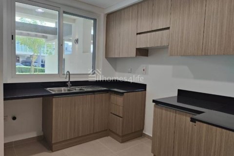 טאונהאוס להשכרה ב DAMAC Hills (Akoya by DAMAC), Dubai, איחוד האמירויות  3 חדרי שינה, 112 מ"ר, מספר 680371 - תמונה 4