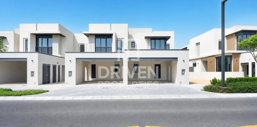 Townhouse i Jebel Ali, Dubai, UAE 4 soveværelser, 349.32 kvm № 757026