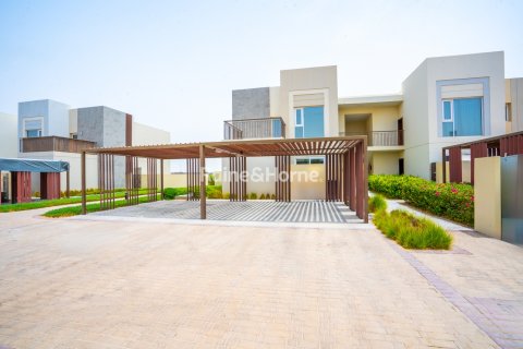 וילה ב Dubai, איחוד האמירויות 3 חדרי שינה, 199 מ
