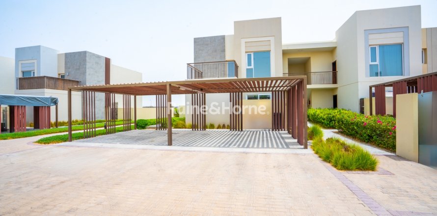Willa w Dubai, ZEA 3 sypialnie, 199 mkw. nr 707598