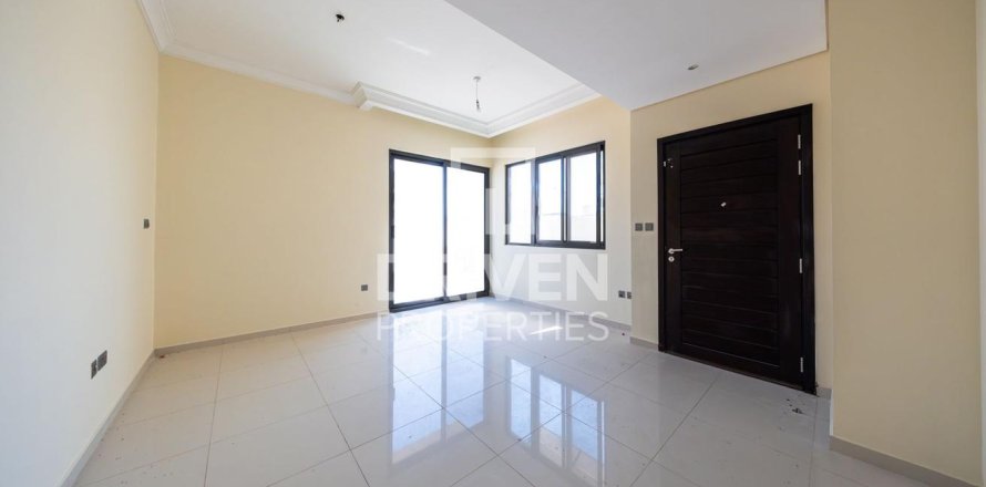 Shtëpi në qytet në Dubai, Emiratet e Bashkuara Arabe 3 dhoma gjumi, 174.75 m2. № 756262