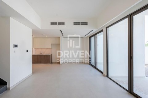 Villa in The Valley, Dubai, UAE 3 bedrooms, 174 sq.m. № 654887 - photo 2