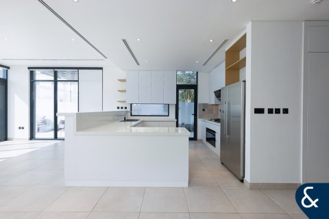 Rijtjeshuis te koop in Jumeirah Golf Estates, Dubai, VAE 4 slaapkamers, 317 vr.m., nr 667629 - foto 3