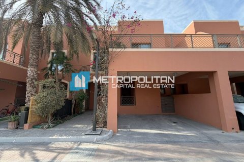 Abu Dhabi、UAE にあるヴィラ販売中 4ベッドルーム、272.6 m2、No678552 - 写真 1