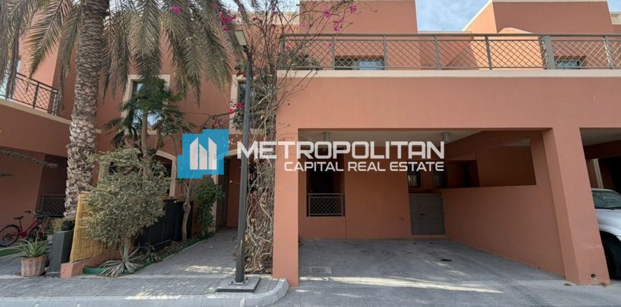 Abu Dhabi、UAEにあるヴィラ 4ベッドルーム、272.6 m2 No678552