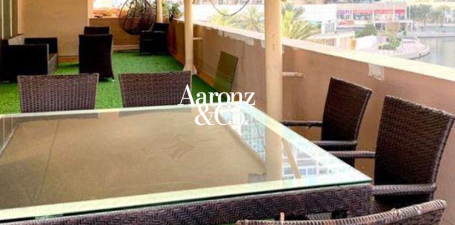 Apartamento em Jumeirah Lake Towers, Dubai, EAU 2 quartos, 212 m2 № 686682