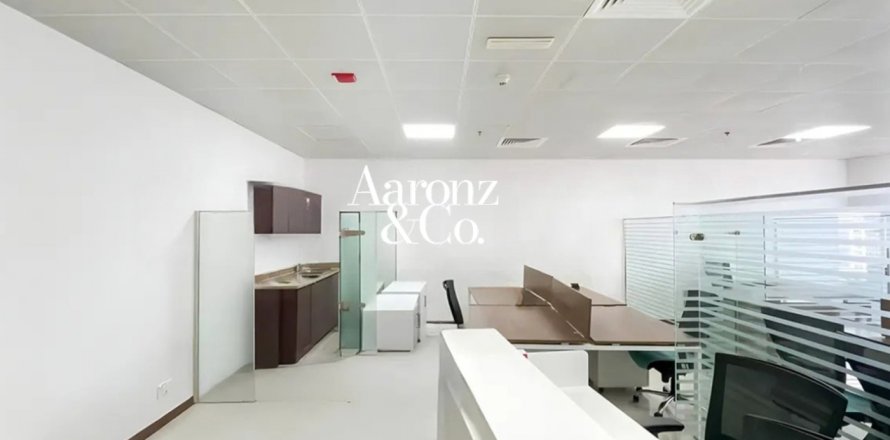 Office in Business Bay, Dubai, UAE 82 sq.m. № 691747
