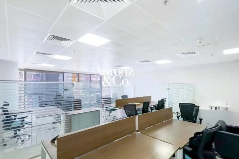 Office in Business Bay, Dubai, UAE 82 sq.m. № 691747 - photo 2