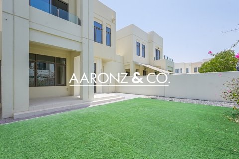 Vila di Dubai, UEA 3 kamar tidur, 283 m2 nomor 691751