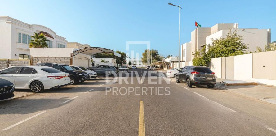 Działka w Umm Suqeim, Dubai, ZEA 1117.62 mkw. nr 767200