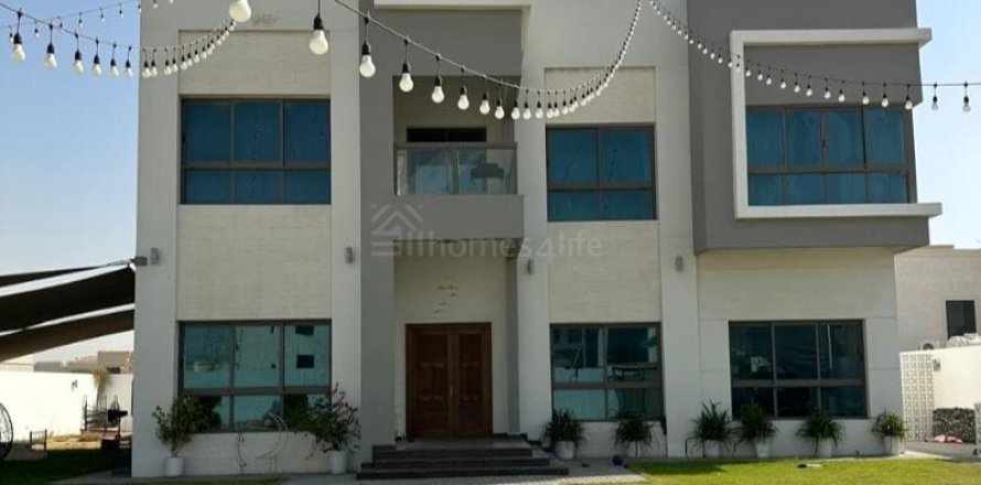Villa in Al Khawaneej, Dubai, VAE: 4 Schlafzimmer, 1115 m2 Nr. 712502