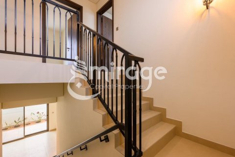 Townhouse in Khalifa City, Abu Dhabi, UAE 3 bedrooms, 171.7 sq.m. № 574330 - photo 7