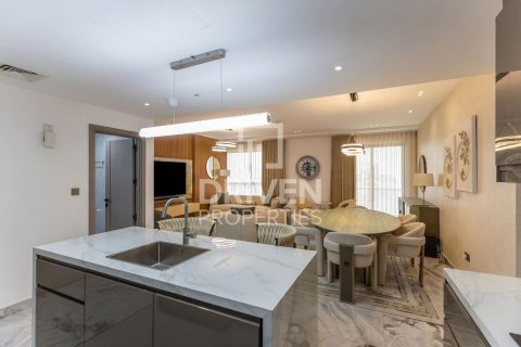 Apartmen di Jumeirah Beach Residence, Dubai, UAE 2 bilik tidur, 129.6 meter persegi № 756762 - foto 7