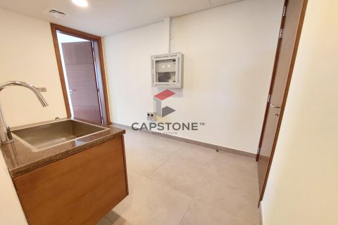 Apartment in Eastern Road, Abu Dhabi, UAE 3 bedrooms, 305 sq.m. № 600947 - photo 13