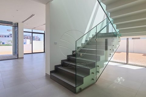 Řadový dům v Abu Dhabi, SAE 4 ložnice, 552 m² Č.: 615037 - fotografie 5