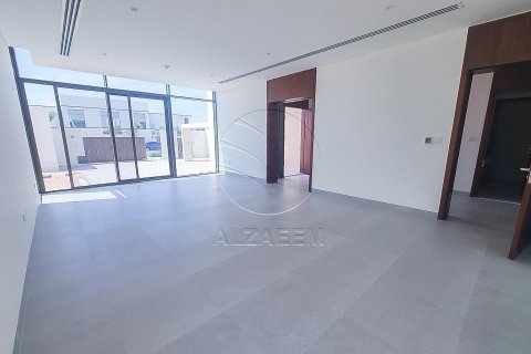 Řadový dům v Abu Dhabi, SAE 4 ložnice, 552 m² Č.: 615037 - fotografie 9