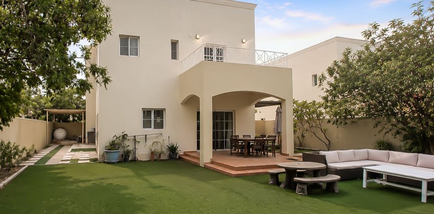 Willa w Meadows, Dubai, ZEA 3 sypialnie, 317.26 mkw. nr 750016