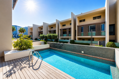 Maison de ville à louer à Al Raha Beach, Abu Dhabi, EAU 4 chambres, 622.08 m2 № 757487 - photo 1