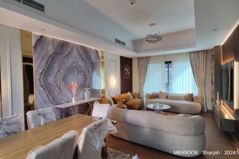 טאונהאוס למכירה ב Sharjah, איחוד האמירויות  3 חדרי שינה, 257.81 מ"ר, מספר 748726 - תמונה 2