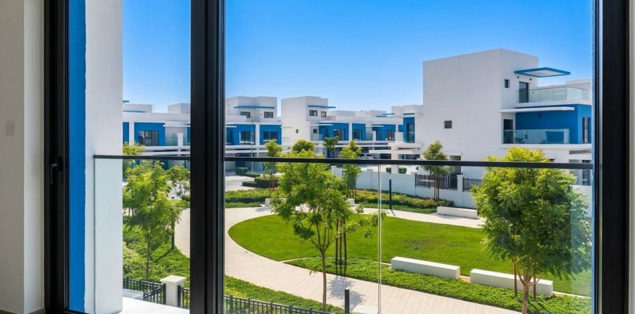 Dubai, BAE’de sıra ev 5 yatak odası, 306 m&sup2; No 720437