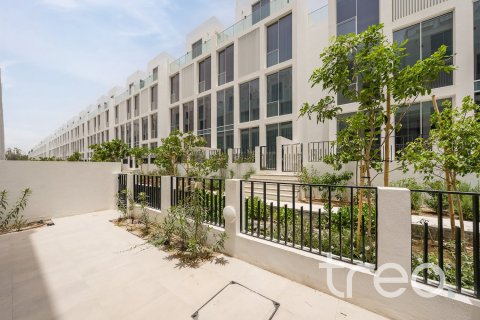 Adosado en alquiler en Al Barari, Dubai, EAU 4 dormitorios, 459.22 m2 № 758872 - foto 1