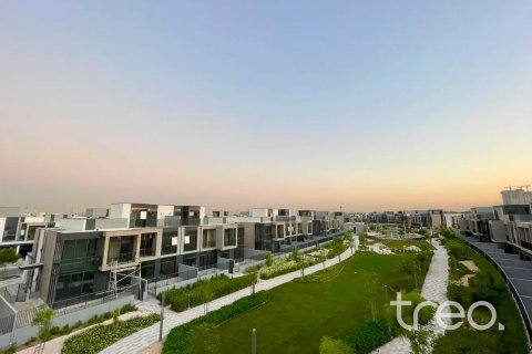 Kaupunkipientalo Mudon, Dubai, Arabiemiraatit 3 makuuhuonetta, 270.72 m2 № 758818 - kuva 4