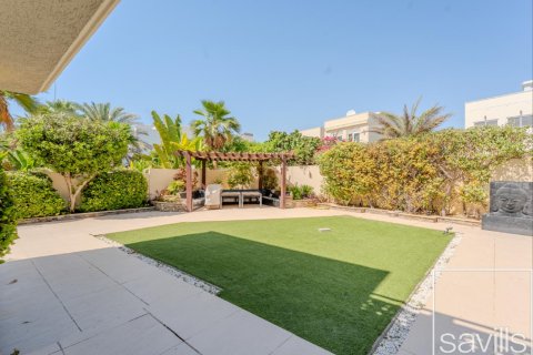 Vilë në Meadows, Dubai, Emiratet e Bashkuara Arabe 4 dhoma gjumi, 656 m2. № 680758 - Foto 10