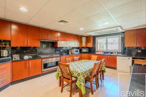 Vilë në Meadows, Dubai, Emiratet e Bashkuara Arabe 4 dhoma gjumi, 656 m2. № 680758 - Foto 6