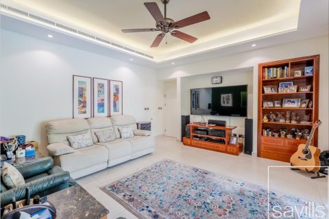 Vilë në Meadows, Dubai, Emiratet e Bashkuara Arabe 4 dhoma gjumi, 656 m2. № 680758 - Foto 4