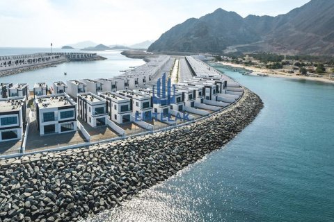 Vila v Sharm, Fujairah, SAE 4 spálne č. 587643 - Fotografia 13