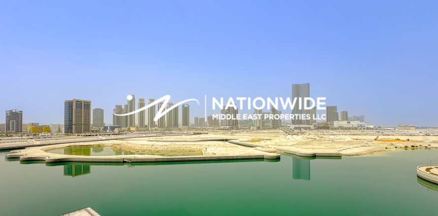Duplex in Abu Dhabi, UAE 4 bedrooms, 348 sq.m. № 647157