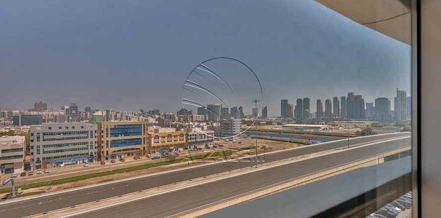 Al Nahyan、Abu Dhabi、UAEにある商業用物件 636 m2 No615886