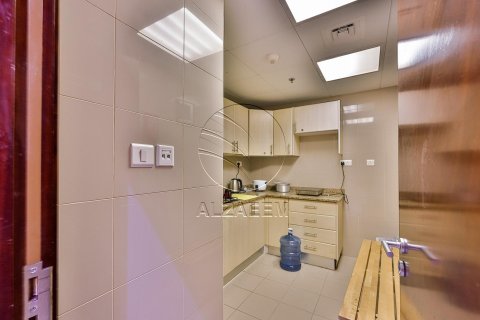 Commercial property in Al Nahyan, Abu Dhabi, UAE 518 sq.m. № 615887 - photo 23