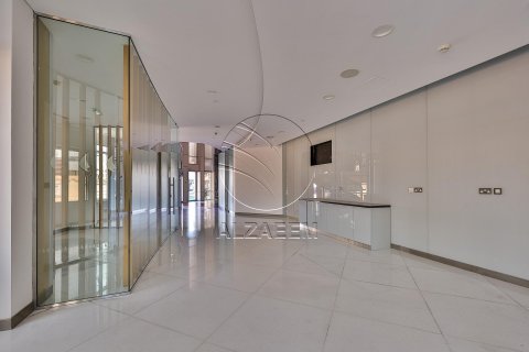 Commercial property in Al Nahyan, Abu Dhabi, UAE 518 sq.m. № 615887 - photo 11
