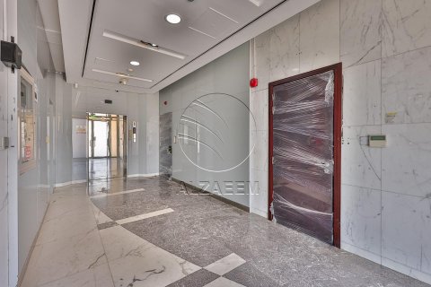 Commercial property in Al Nahyan, Abu Dhabi, UAE 518 sq.m. № 615887 - photo 22
