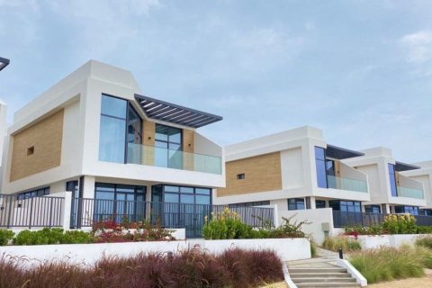 Kaupunkipientalo Ras Al Khaimah, Arabiemiraatit 4 makuuhuonetta, 355 m2 № 735157 - kuva 1