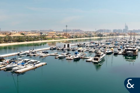 Huoneisto MARINA RESIDENCES Palm Jumeirah, Dubai, Arabiemiraatit 3 makuuhuonetta, 227 m2 № 671587 - kuva 1