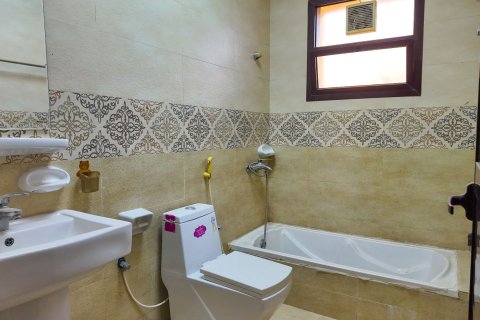 Vila u Al Riffa, Ras Al Khaimah, UAE 4 spavaćih soba, 929 m2 Br. 734944 - fotografija 13