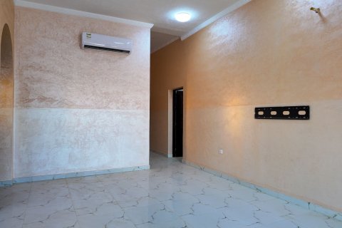 Vila u Al Riffa, Ras Al Khaimah, UAE 4 spavaćih soba, 929 m2 Br. 734944 - fotografija 9