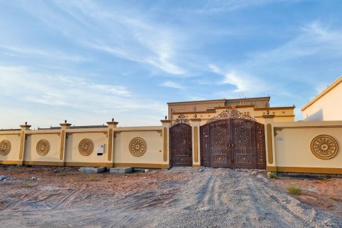 Vila u Al Riffa, Ras Al Khaimah, UAE 4 spavaćih soba, 929 m2 Br. 734944 - fotografija 4