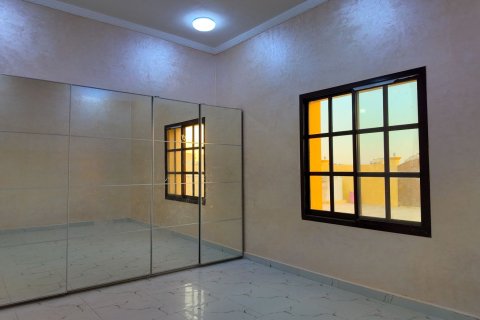 Vila u Al Riffa, Ras Al Khaimah, UAE 4 spavaćih soba, 929 m2 Br. 734944 - fotografija 11