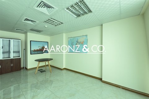 Biuro do wynajęcia w Jumeirah Lake Towers, Dubai, ZEA 60.9 mkw., nr 670635 - zdjęcie 2