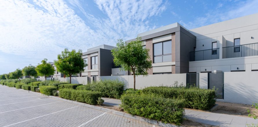 Maison de ville à Dubai South (Dubai World Central), Dubai, EAU: 2 chambres, 177 m2 № 693275